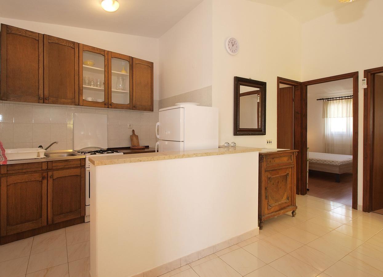 Apartments Luciano 1728 Premantura Exterior photo